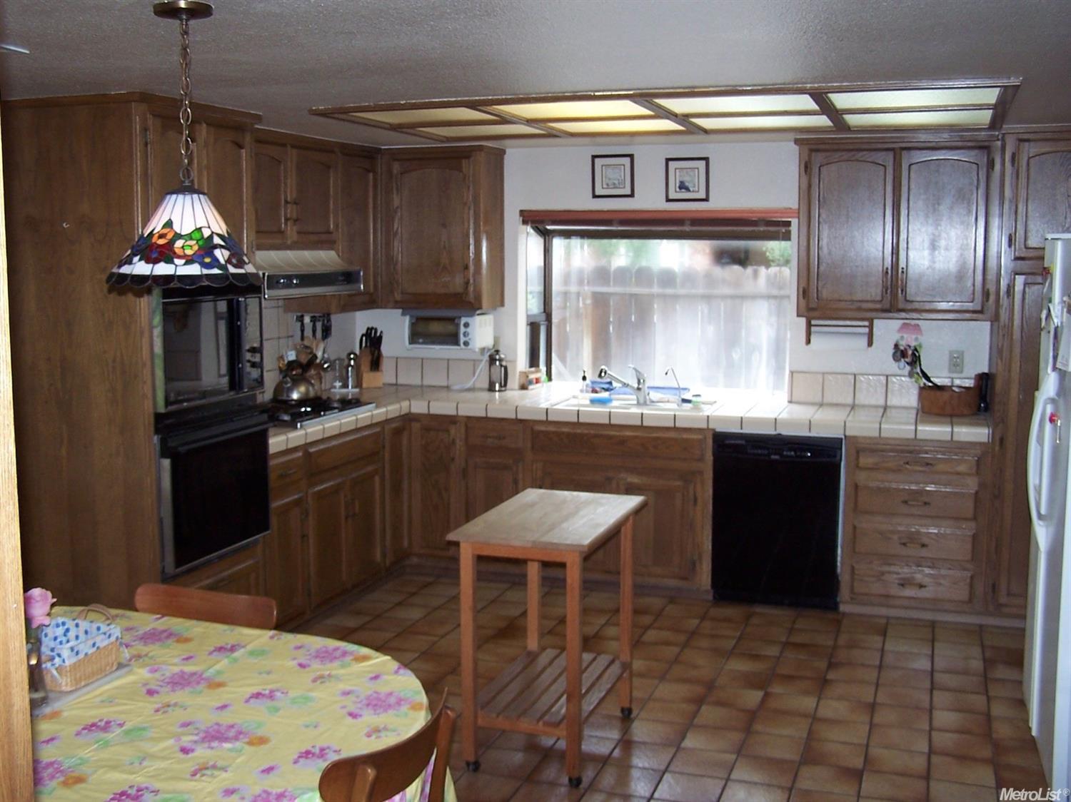 2429 Walter Dr, Modesto, CA 95351 photo 2