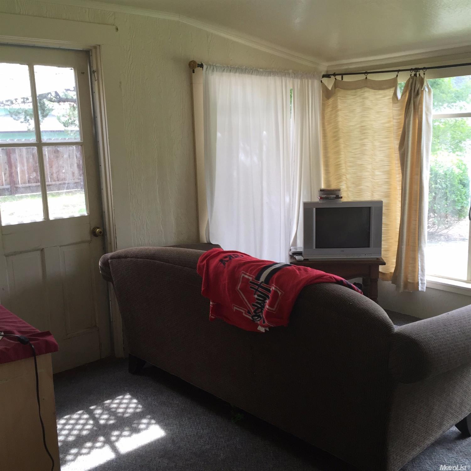 690 E 21st St, Merced, CA 95340 photo 9