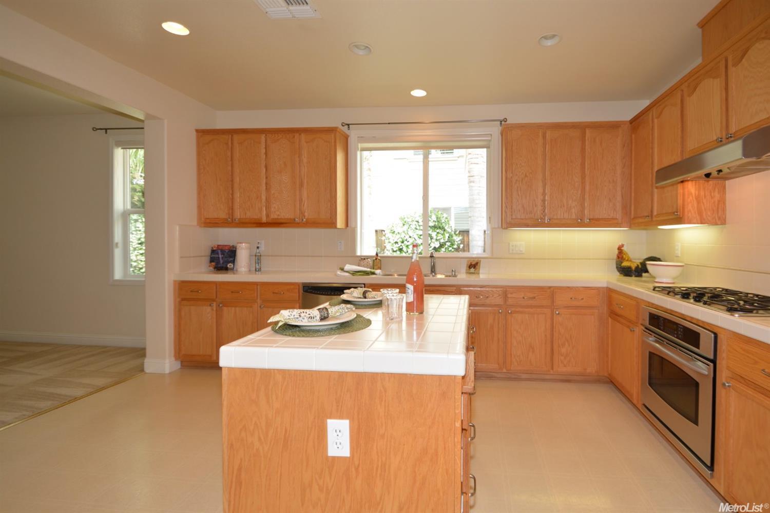 1821 Mckenna Dr, Tracy, CA 95304 photo 8