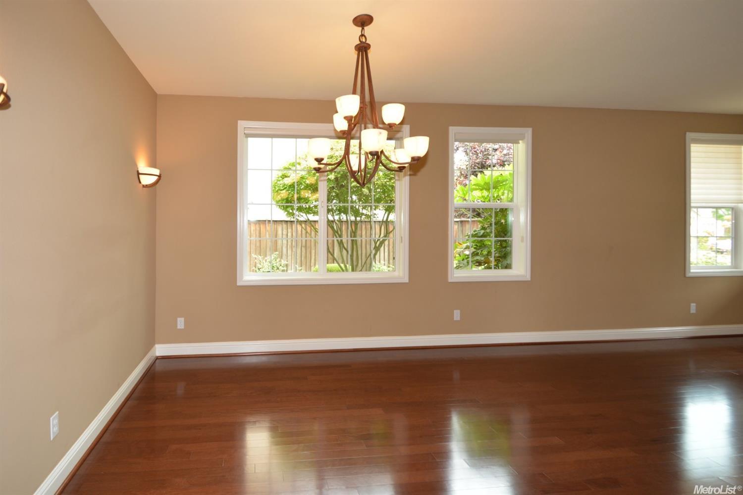1821 Mckenna Dr, Tracy, CA 95304 photo 4
