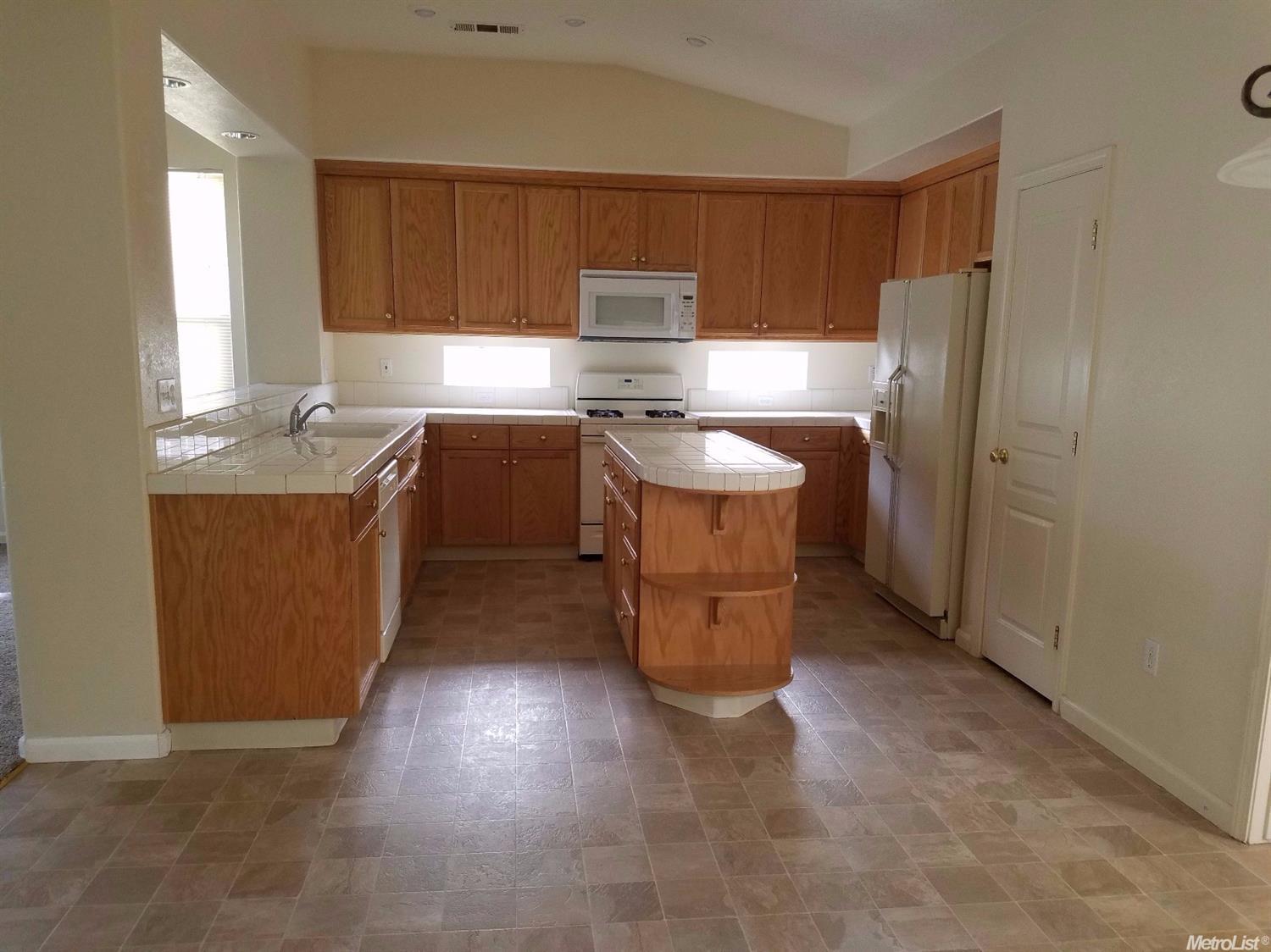 529 Perlegos Way, Lodi, CA 95240 photo 7