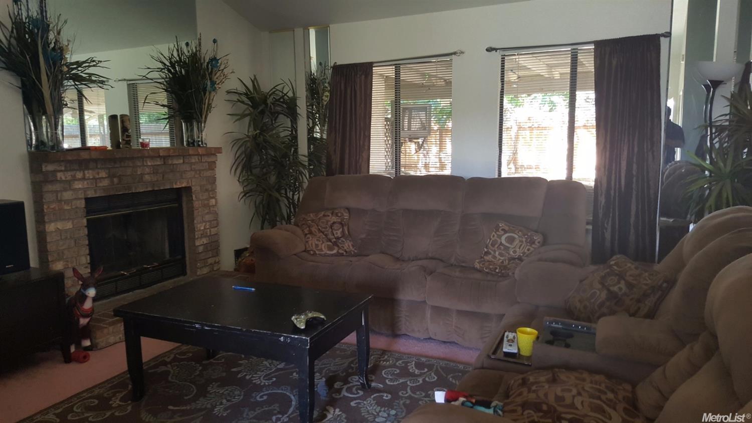 60 N Pistachio Ave, Clovis, CA 93611 photo 4