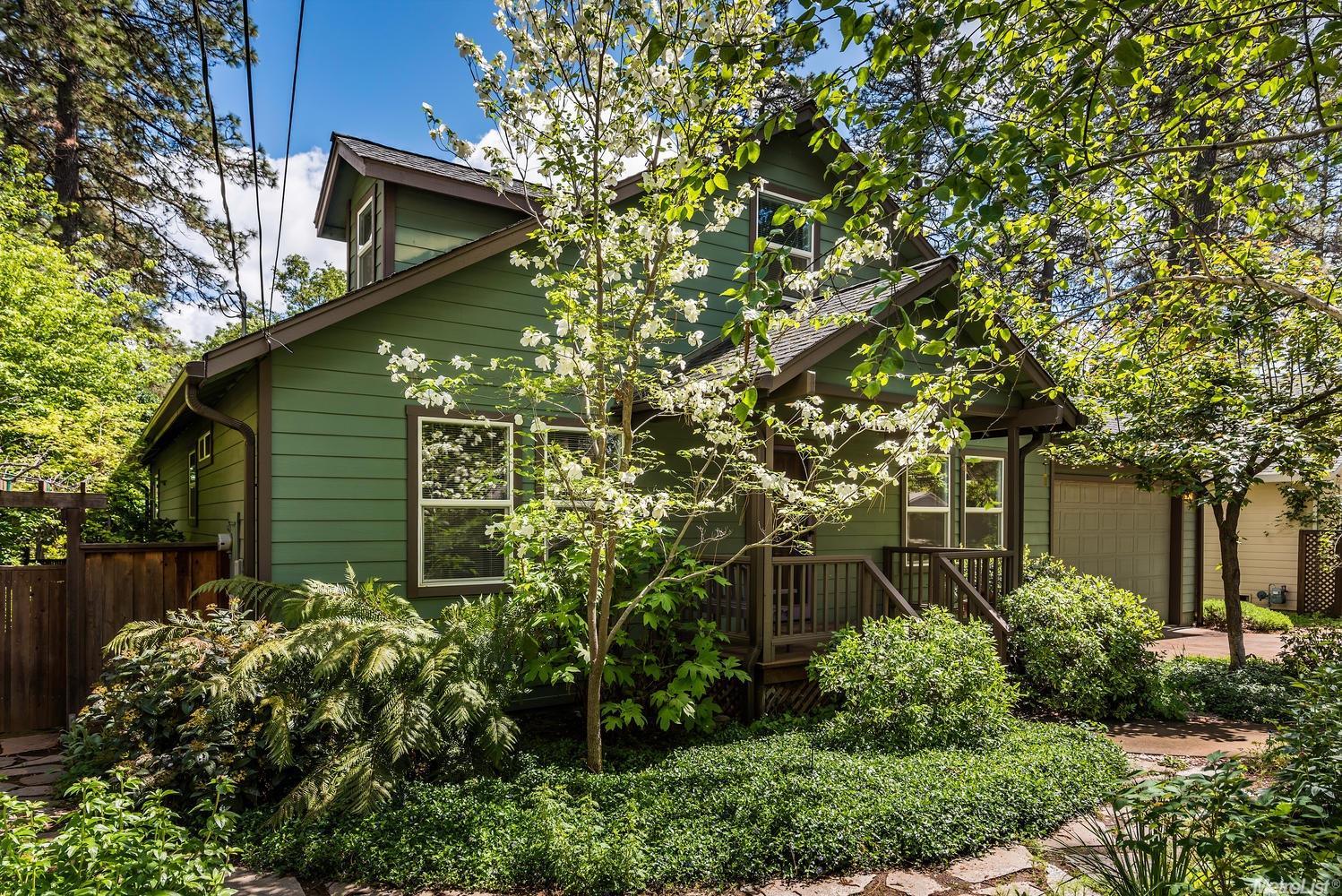 10559 Bragg Ave, Grass Valley, CA 95945 photo 2