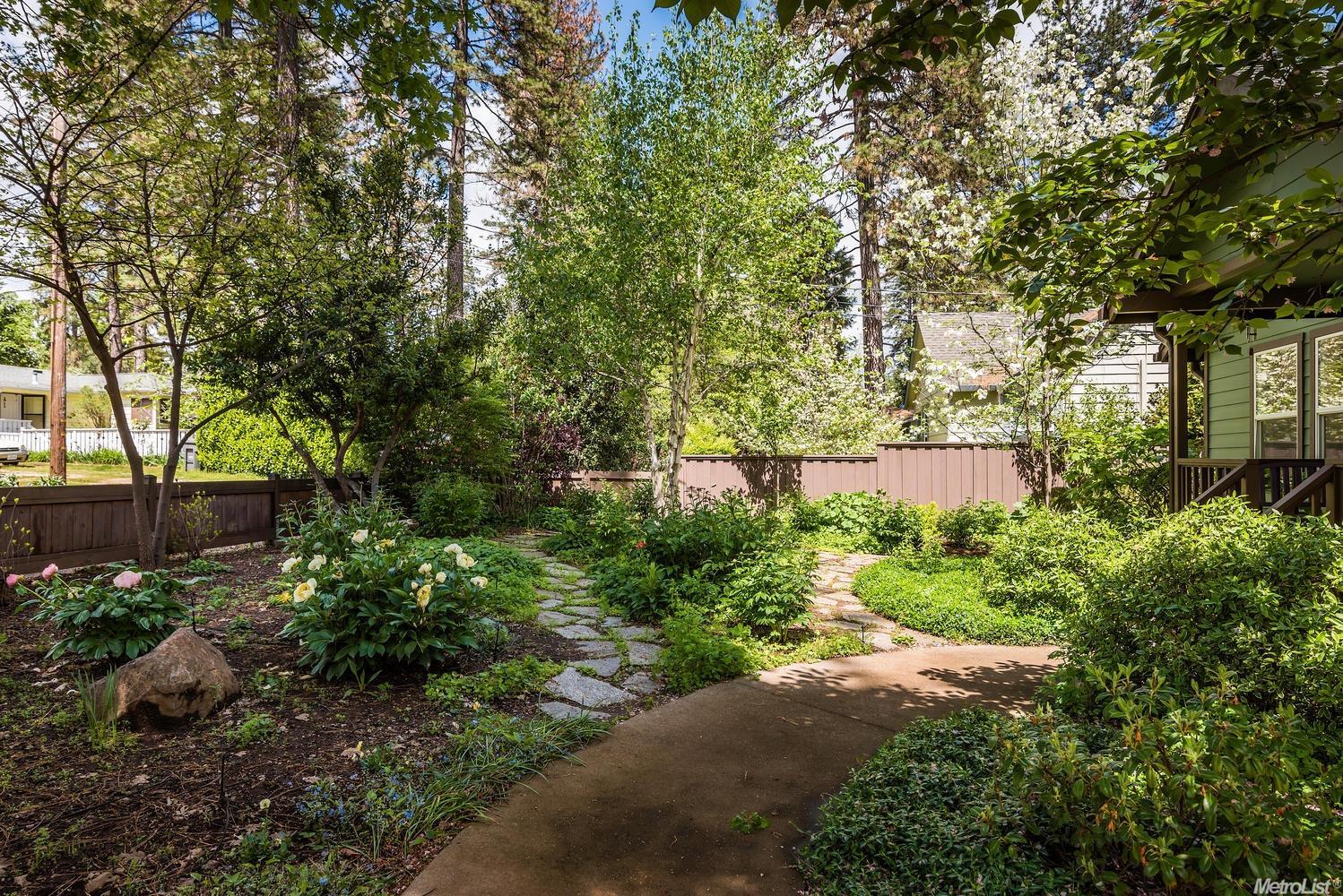 10559 Bragg Ave, Grass Valley, CA 95945 photo 4