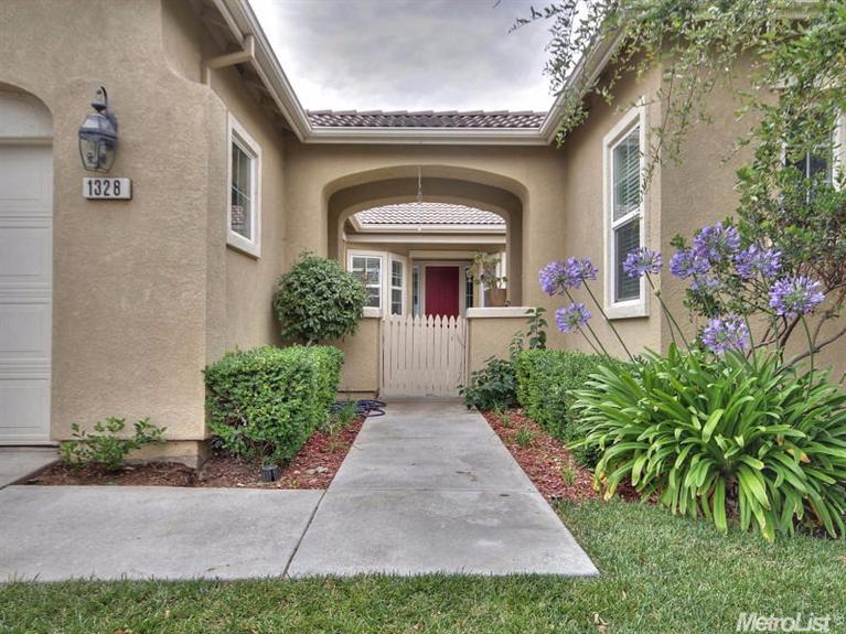 1328 Horizon, Patterson, CA 95363 photo 2