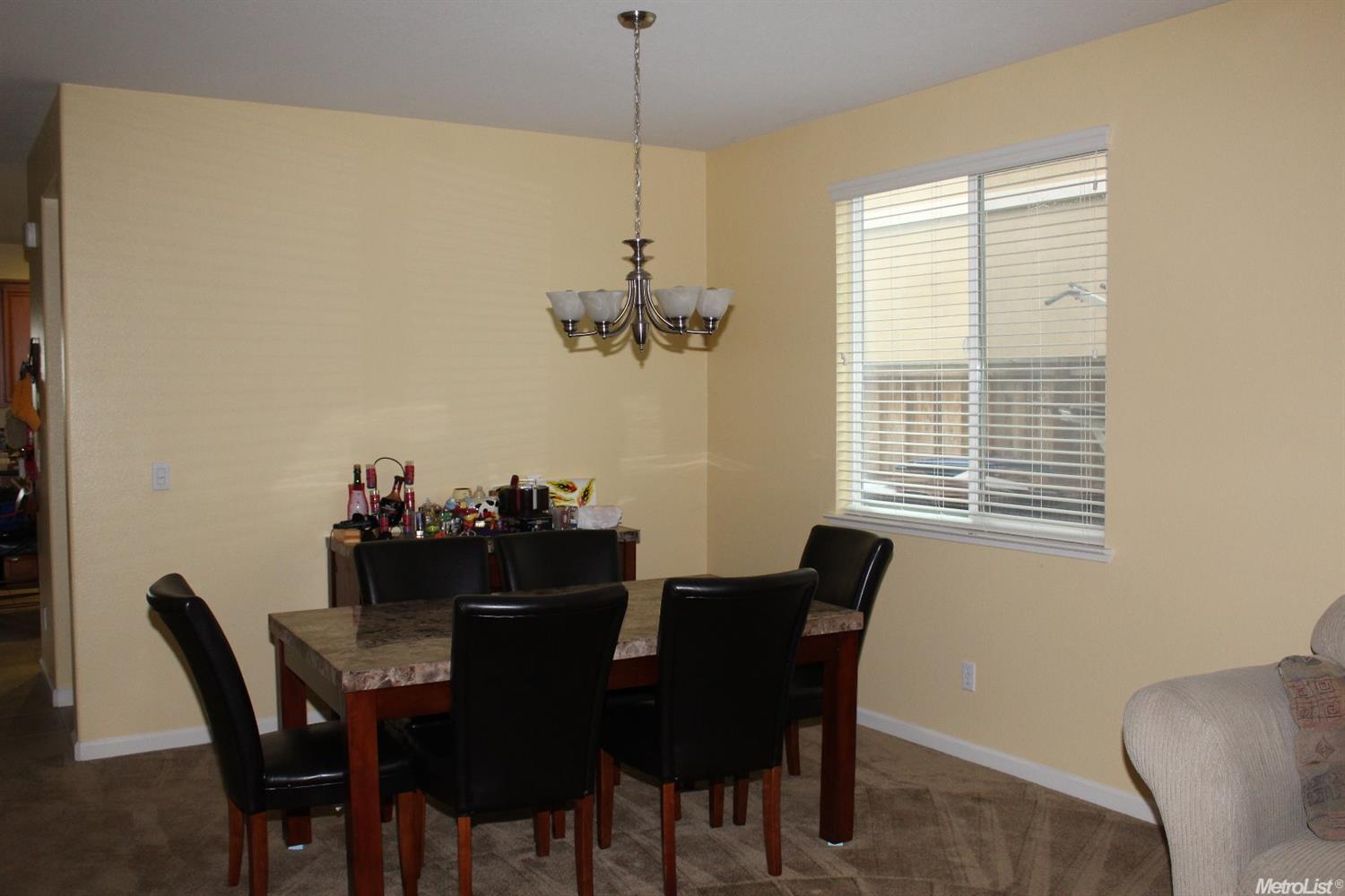 1617 Courtyard Dr, Manteca, CA 95337 photo 3