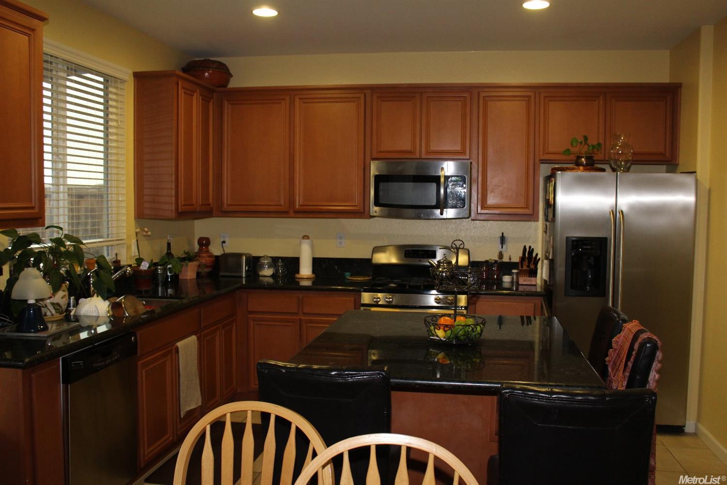 1617 Courtyard Dr, Manteca, CA 95337 photo 4