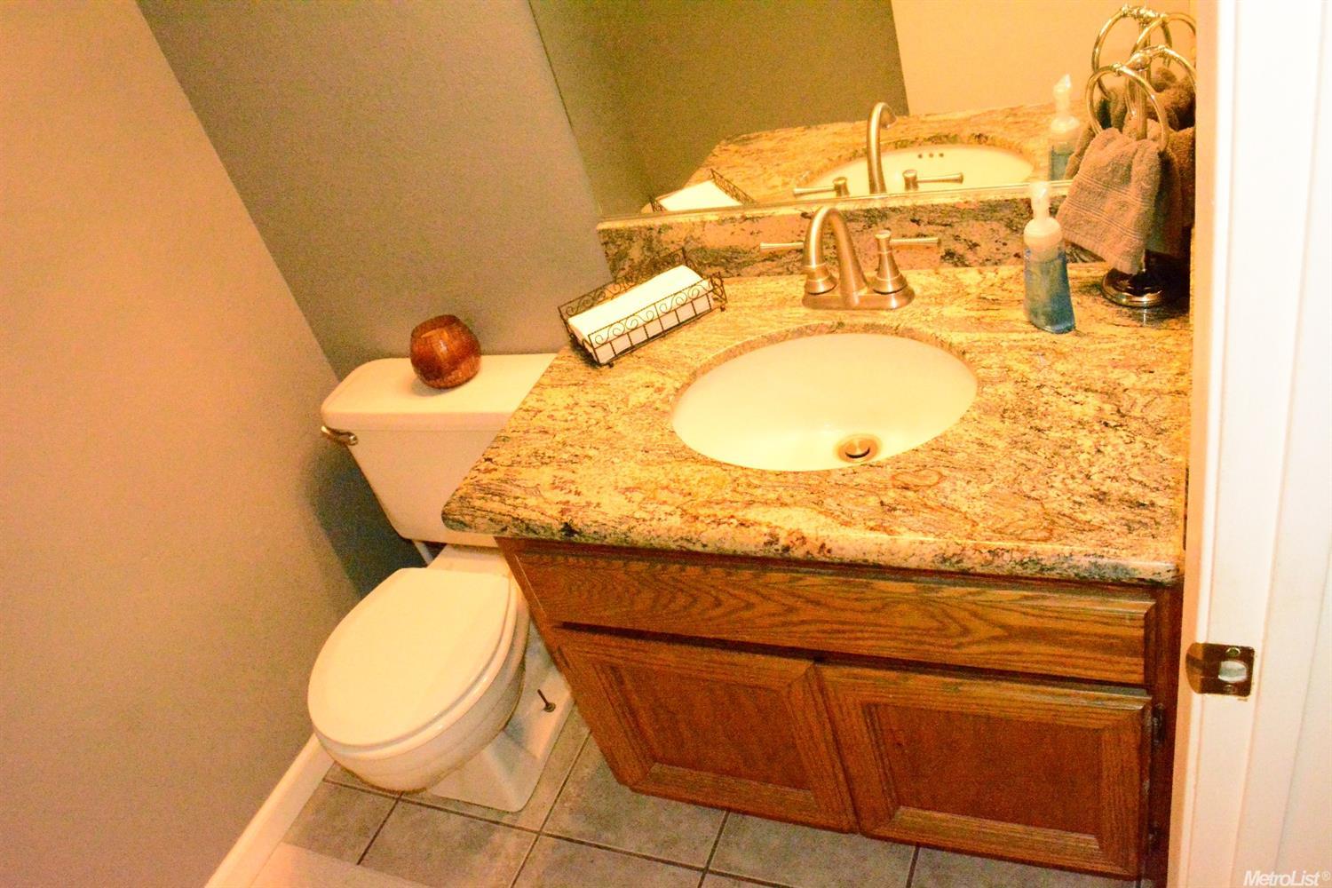 8463 Leaning Tree Ct, Antelope, CA 95843 photo 13