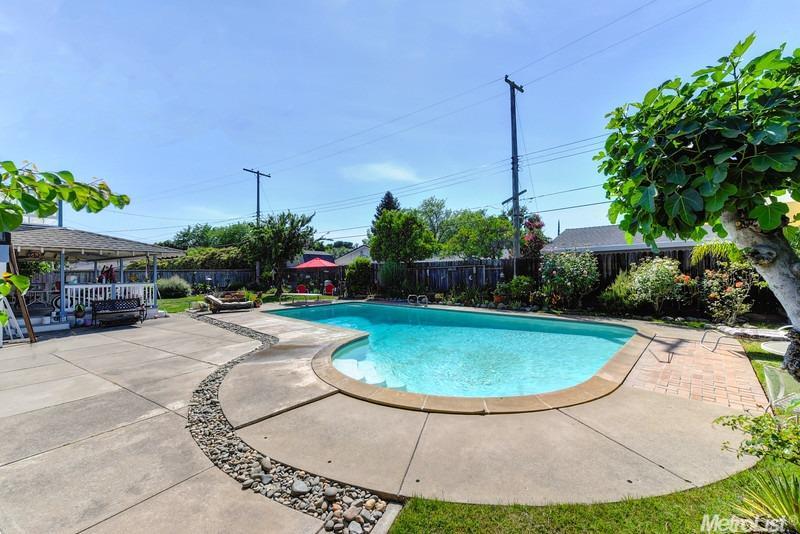 4901 Andrew Cir, Carmichael, CA 95608 photo 4