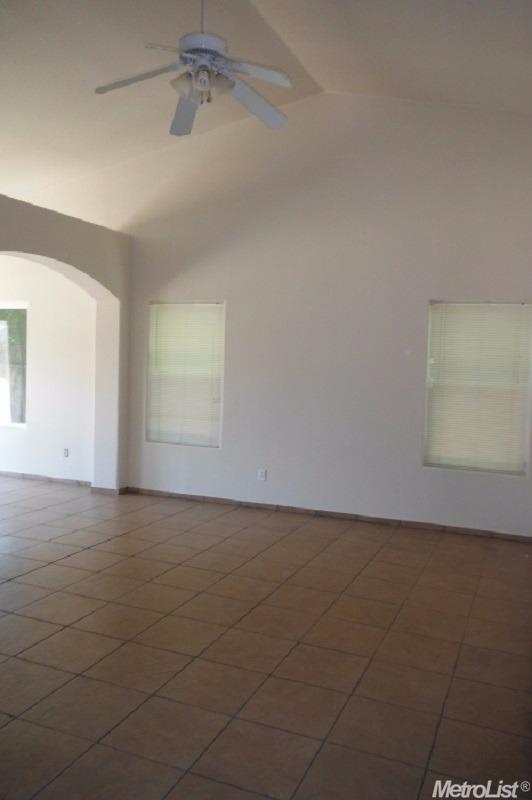 6531 Caleb Dr, Winton, CA 95388 photo 2