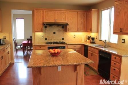 582 General Ln, Tracy, CA 95377 photo 4