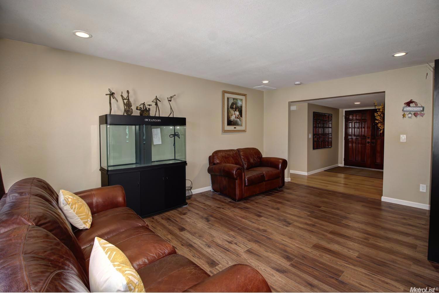 4760 Liesel Ct, Carmichael, CA 95608 photo 2
