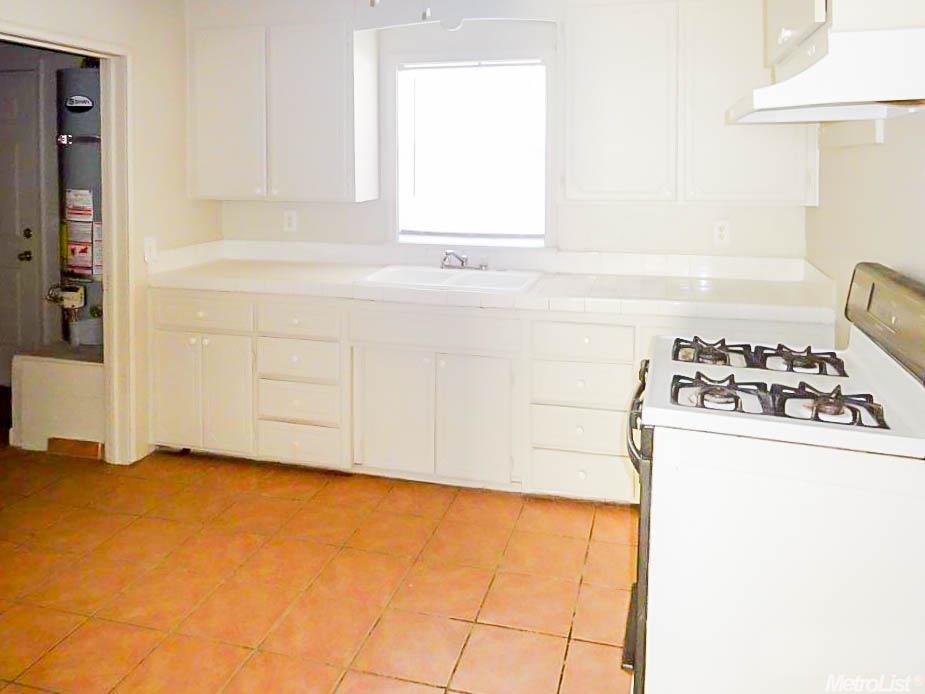 1703 John St, Modesto, CA 95351 photo 7