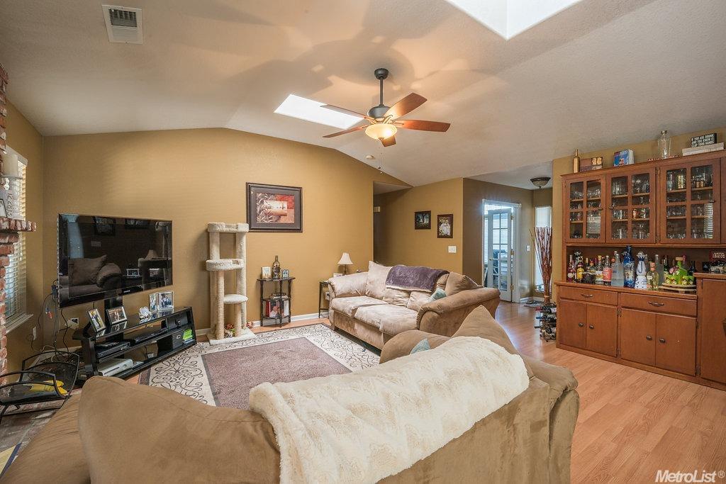 1500 Aptos Dr, Turlock, CA 95382 photo 8