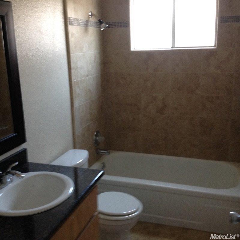1533 Lucchesi Ln, Modesto, CA 95351 photo 3
