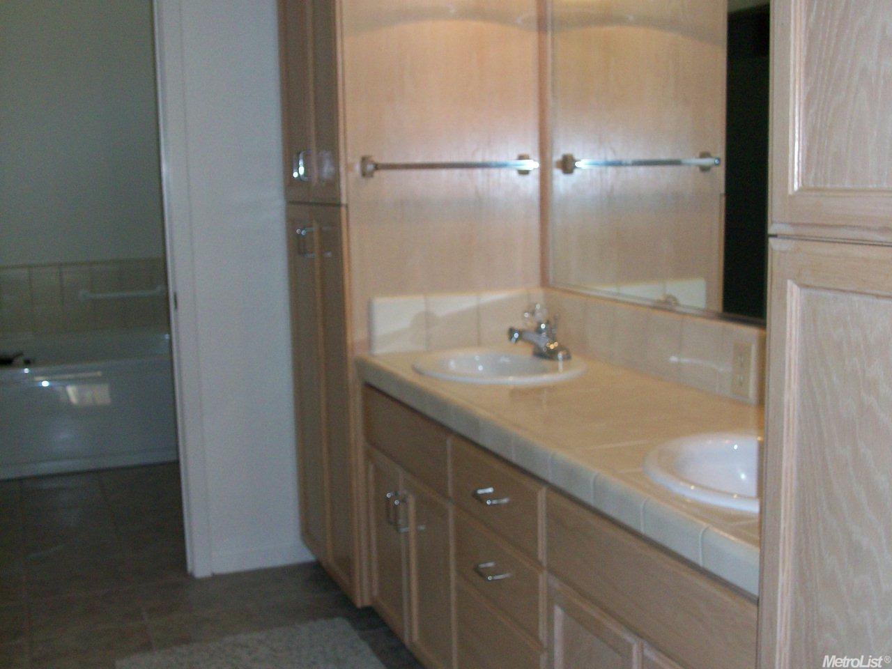 2491 Macarthur Pkwy, Lodi, CA 95242 photo 4