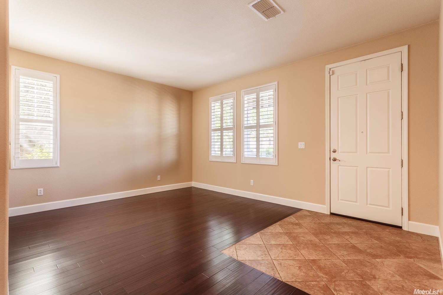 1336 Bugby Ln, Folsom, CA 95630 photo 3