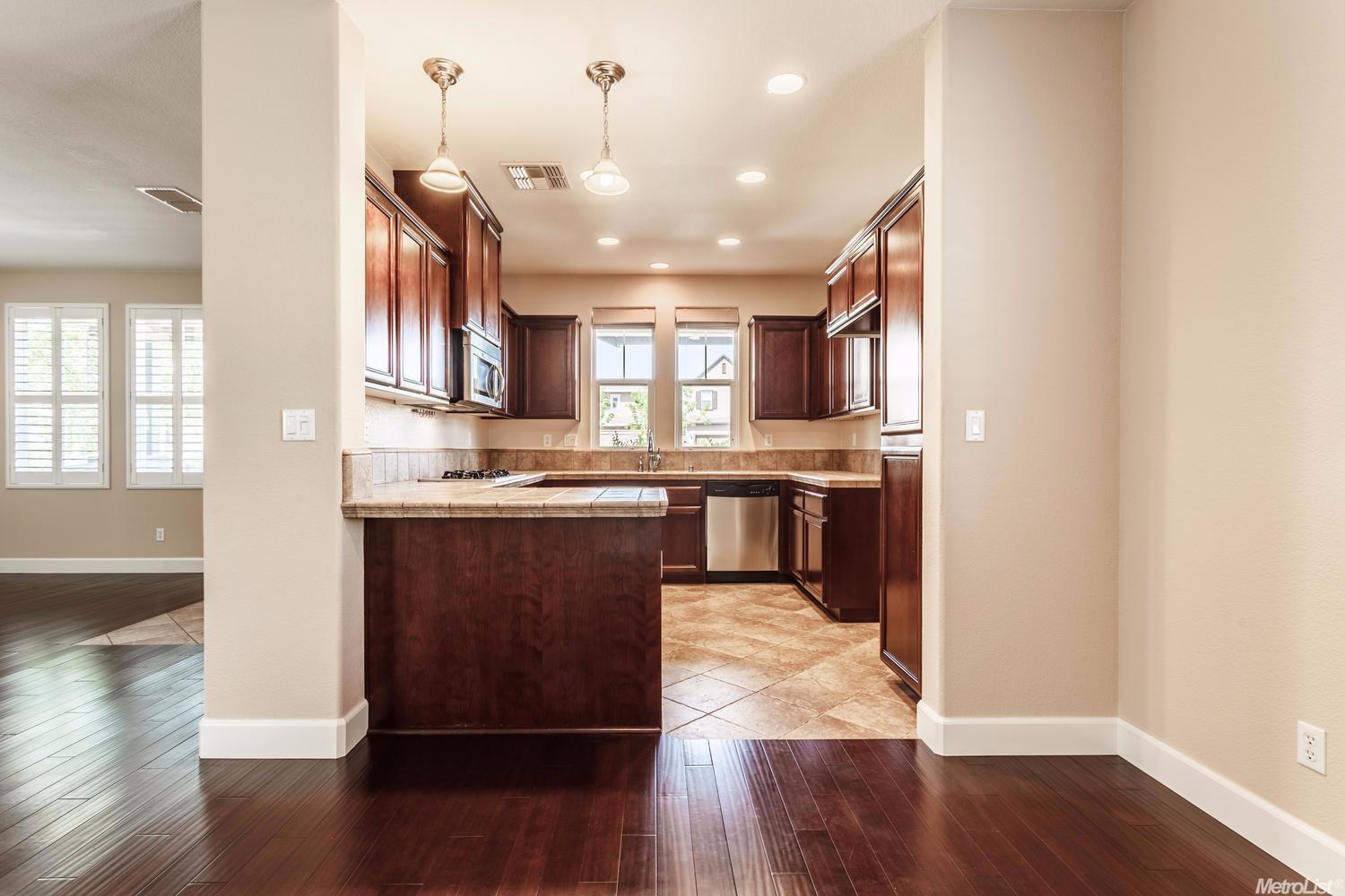 1336 Bugby Ln, Folsom, CA 95630 photo 8