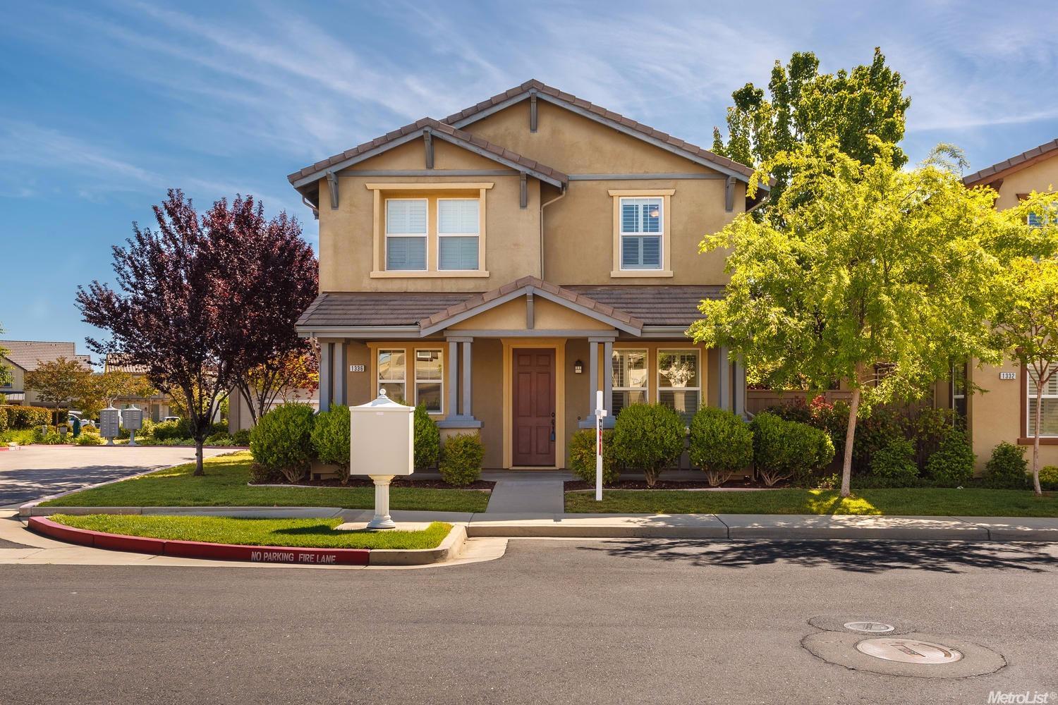 1336 Bugby Ln, Folsom, CA 95630 photo 2