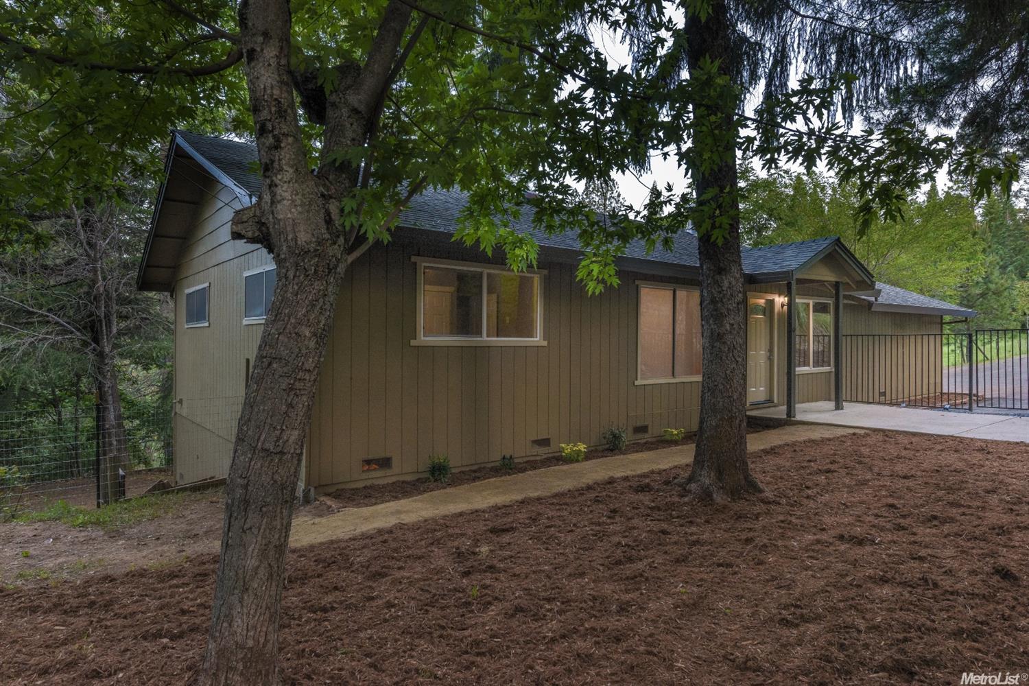5242 Twin Cedars Dr, Placerville, CA 95667 photo 2