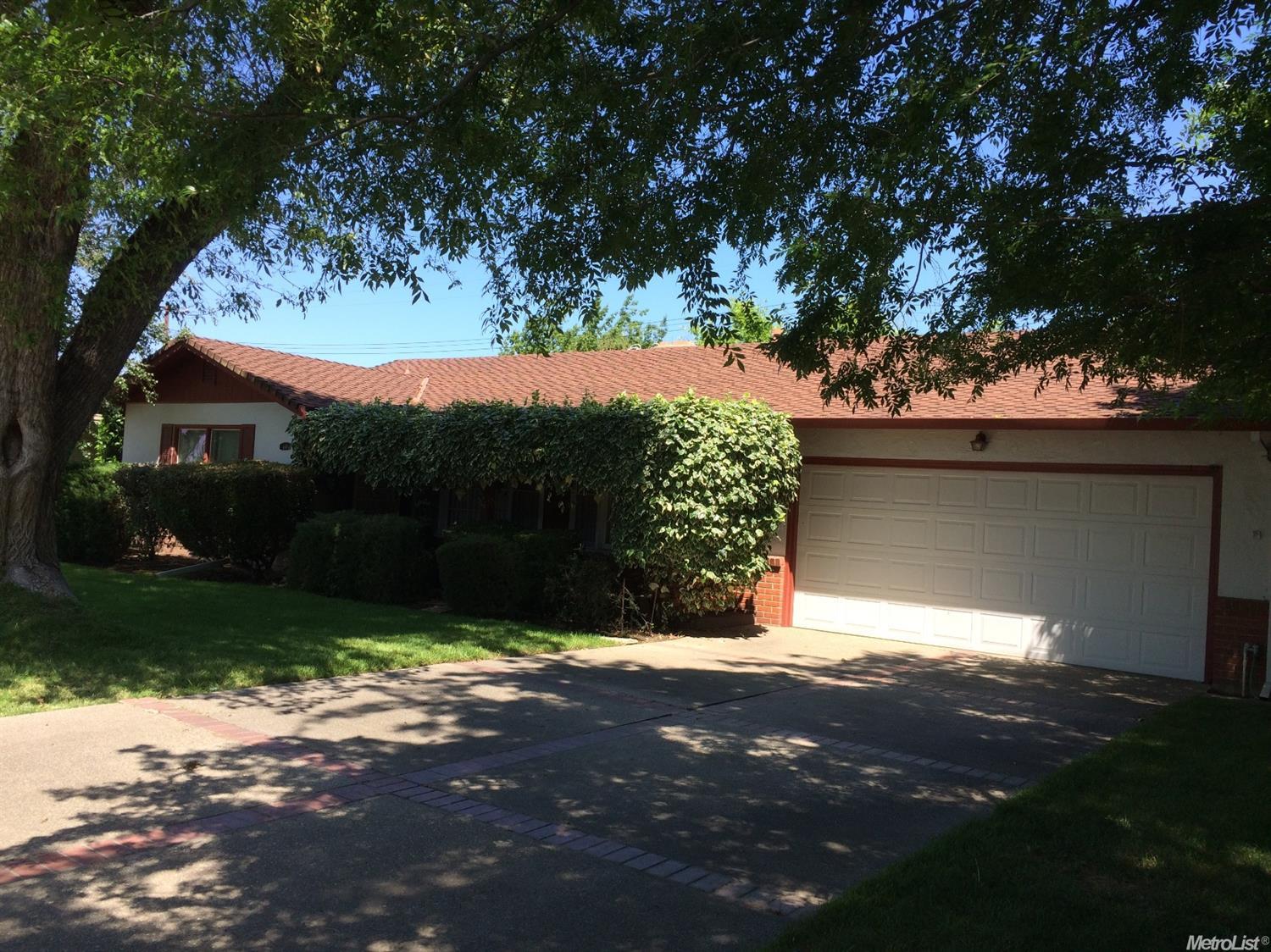 14 N Fairmont Ave, Lodi, CA 95242 photo 2