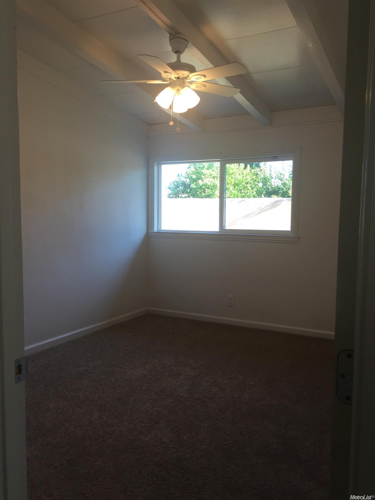 328 S Powers Ave, Manteca, CA 95336 photo 11