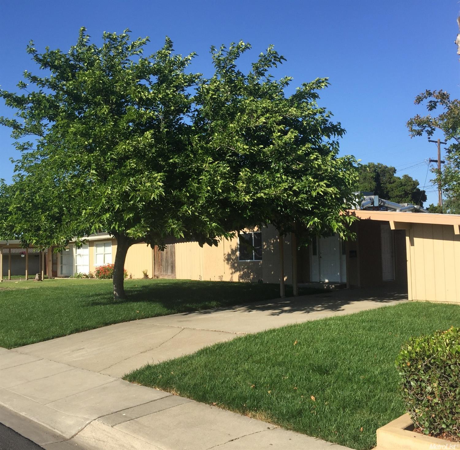 328 S Powers Ave, Manteca, CA 95336 photo 2