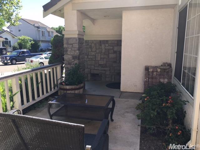 561 Krider Ct, Tracy, CA 95376 photo 2