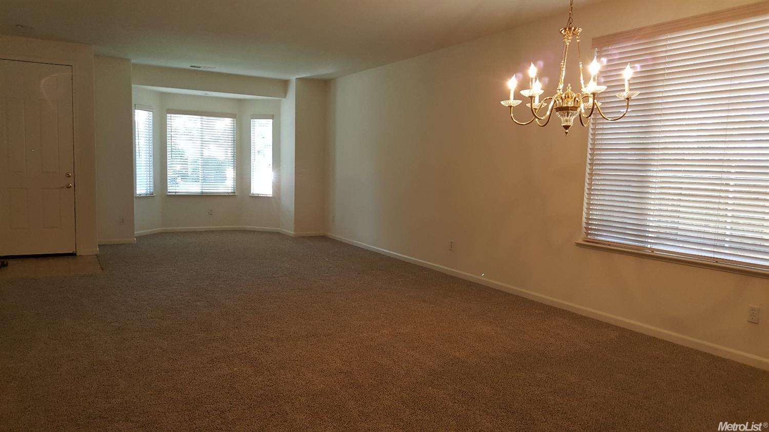 4256 Oakridge Dr, Tracy, CA 95377 photo 2