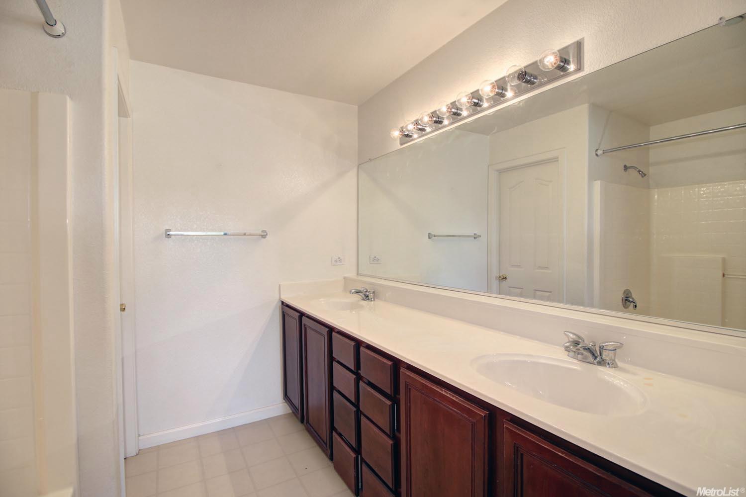 202 Esplanade Cir, Folsom, CA 95630 photo 20