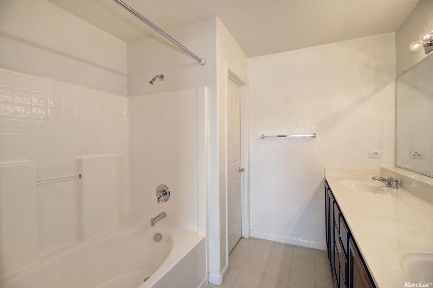 202 Esplanade Cir, Folsom, CA 95630 photo 21