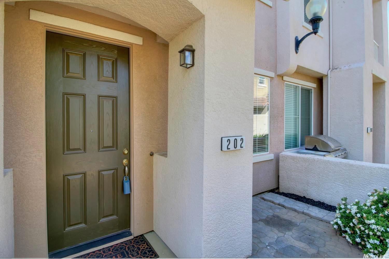 202 Esplanade Cir, Folsom, CA 95630 photo 4