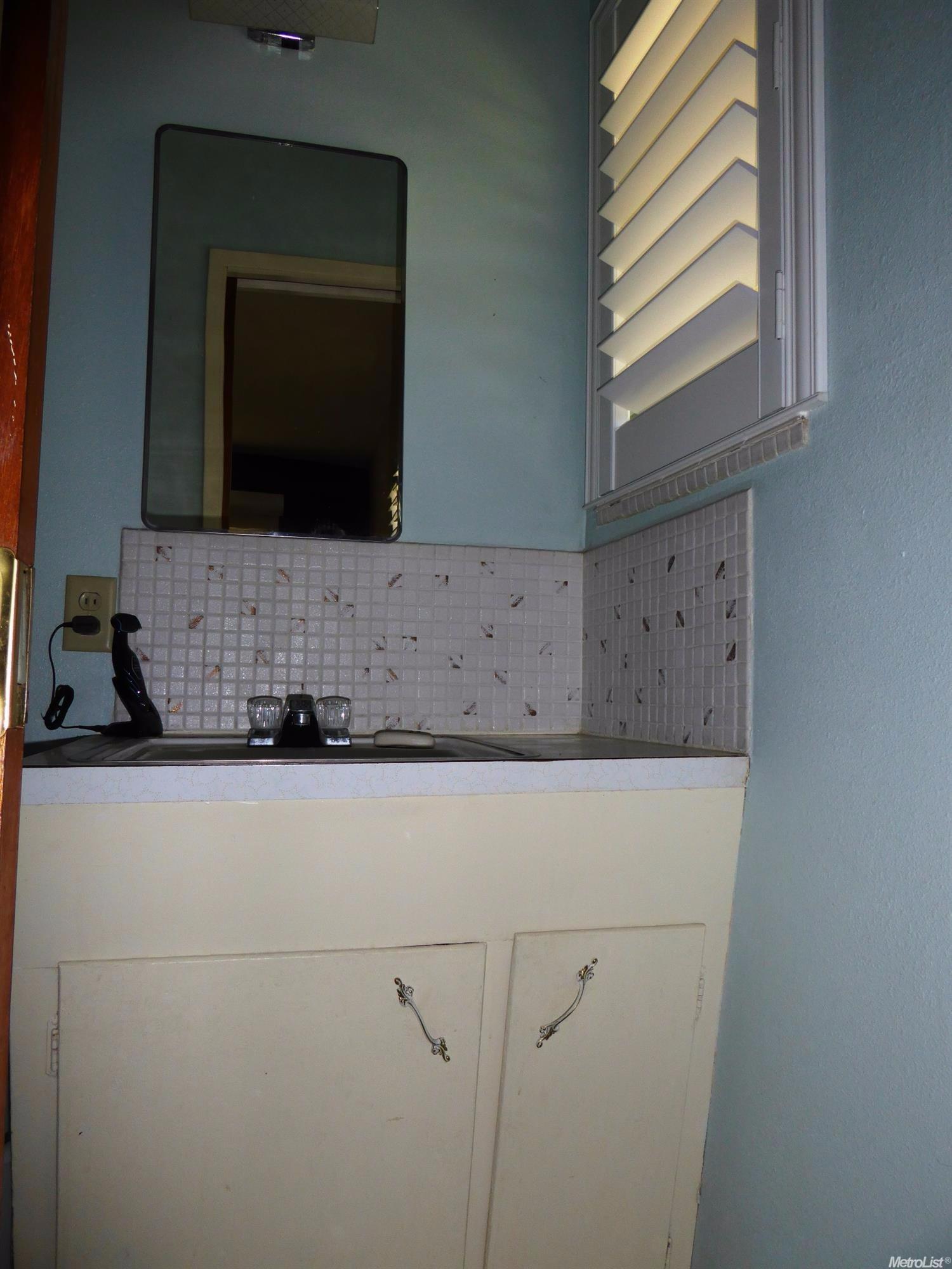 733 S School St, Lodi, CA 95240 photo 14