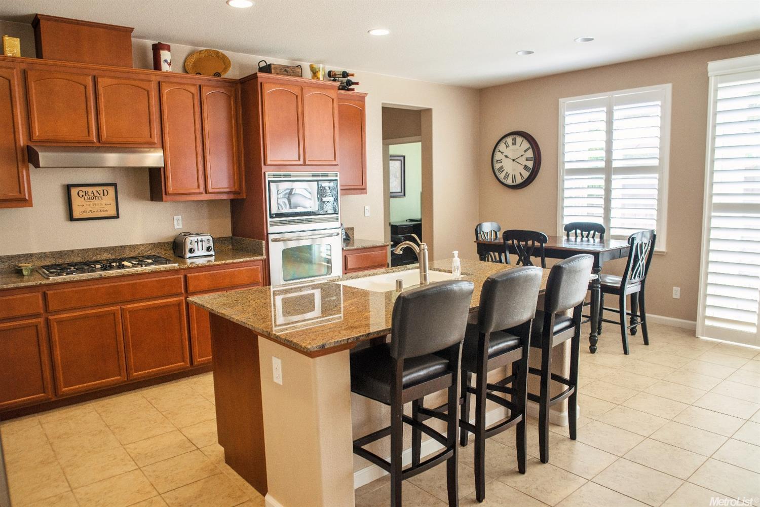 1679 Topiary Dr, Manteca, CA 95337 photo 9