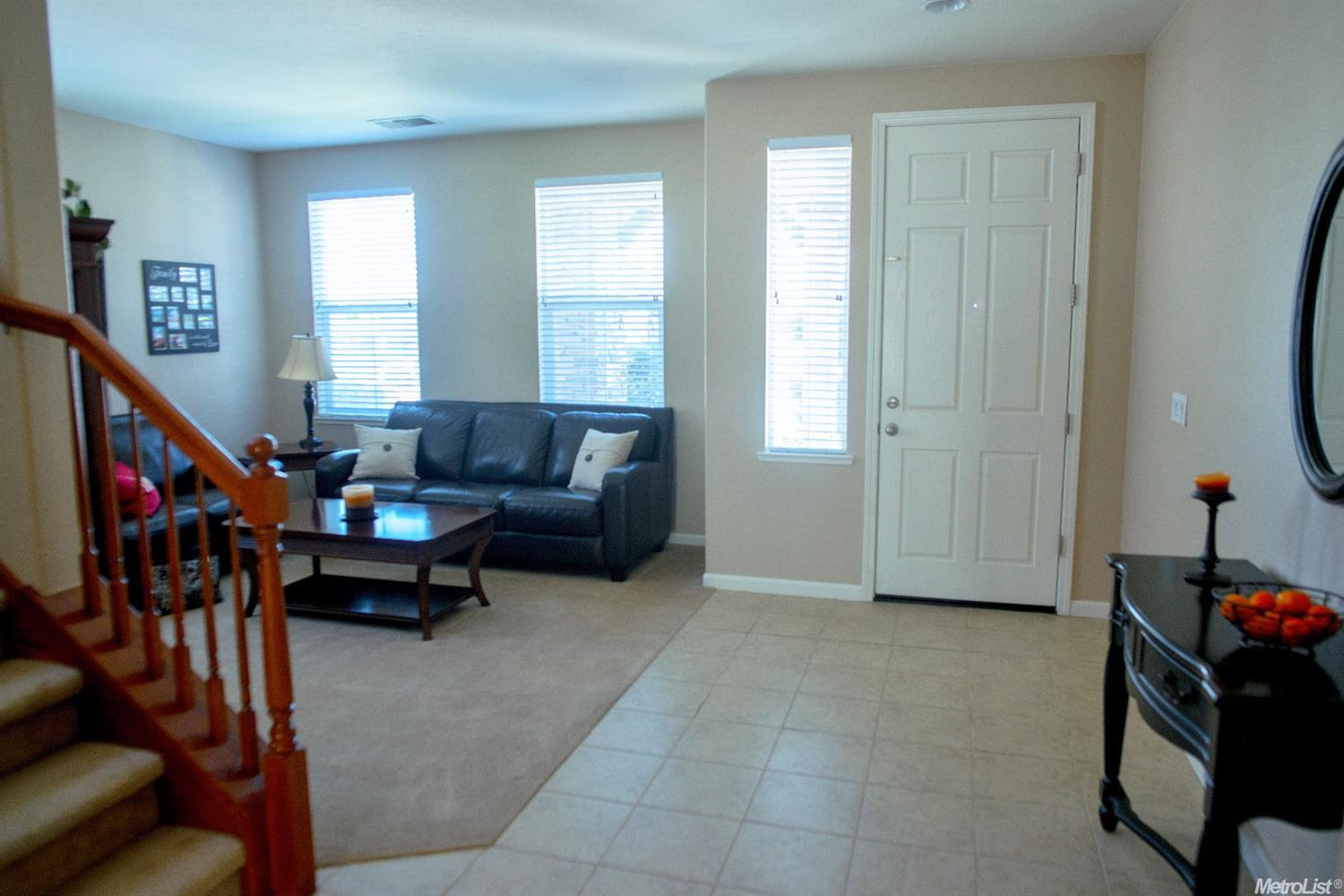 1679 Topiary Dr, Manteca, CA 95337 photo 3
