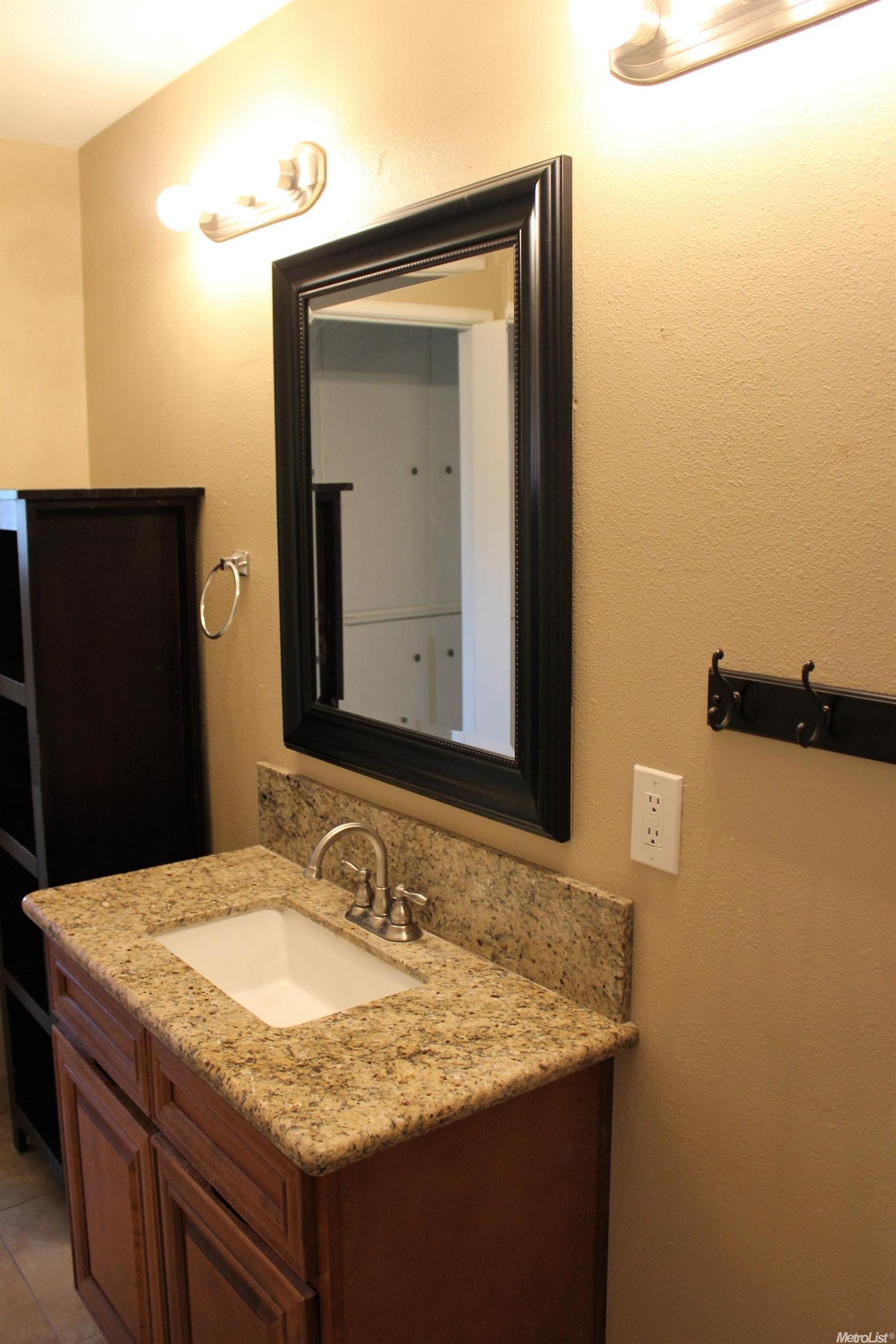 901 Moffett Rd, Modesto, CA 95351 photo 11