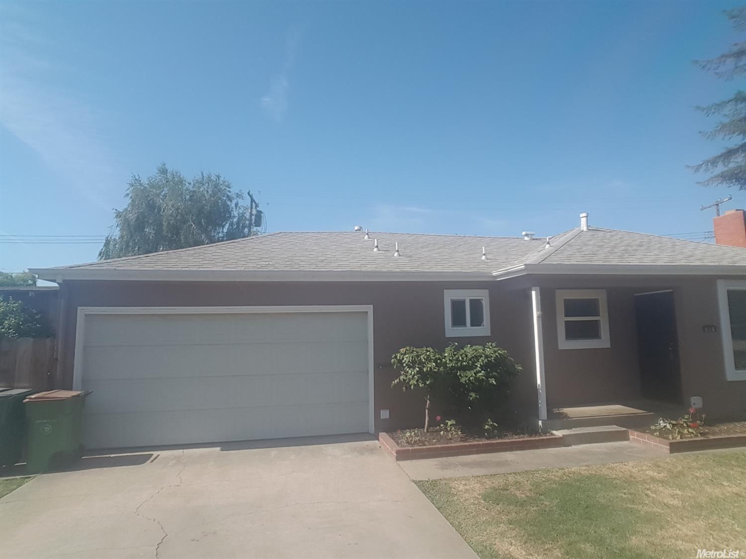 516 W Vine St, Lodi, CA 95240 photo 1