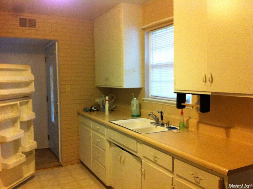 1638 Vicksburg St, Modesto, CA 95351 photo 2