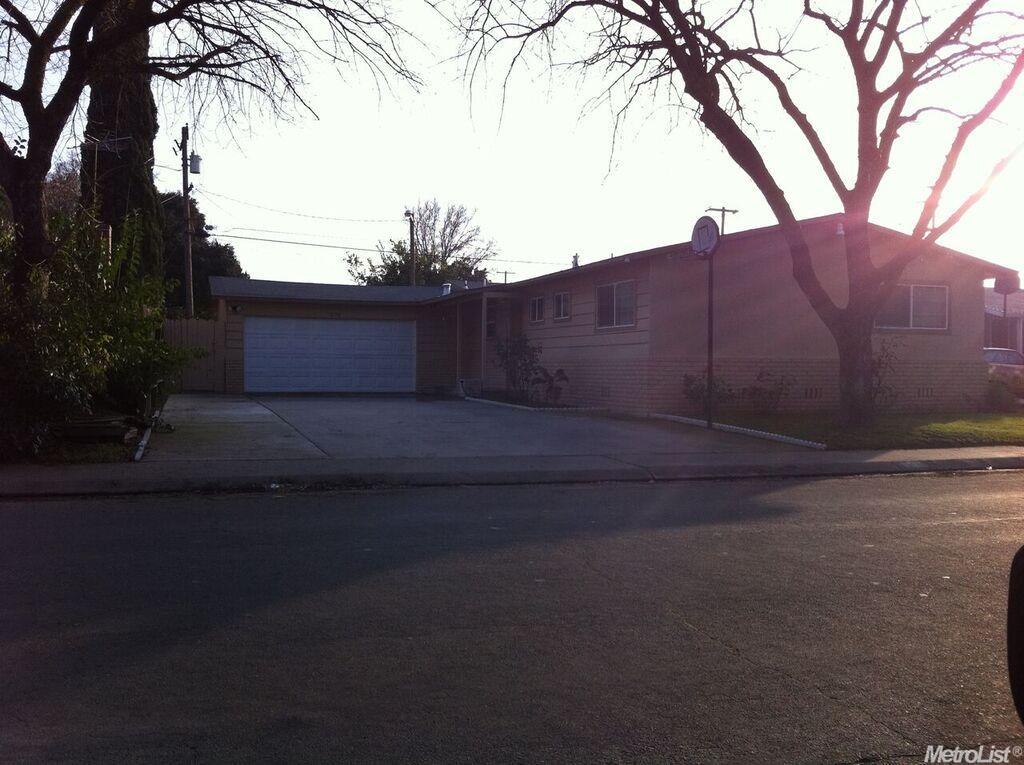 1638 Vicksburg St, Modesto, CA 95351 photo 1