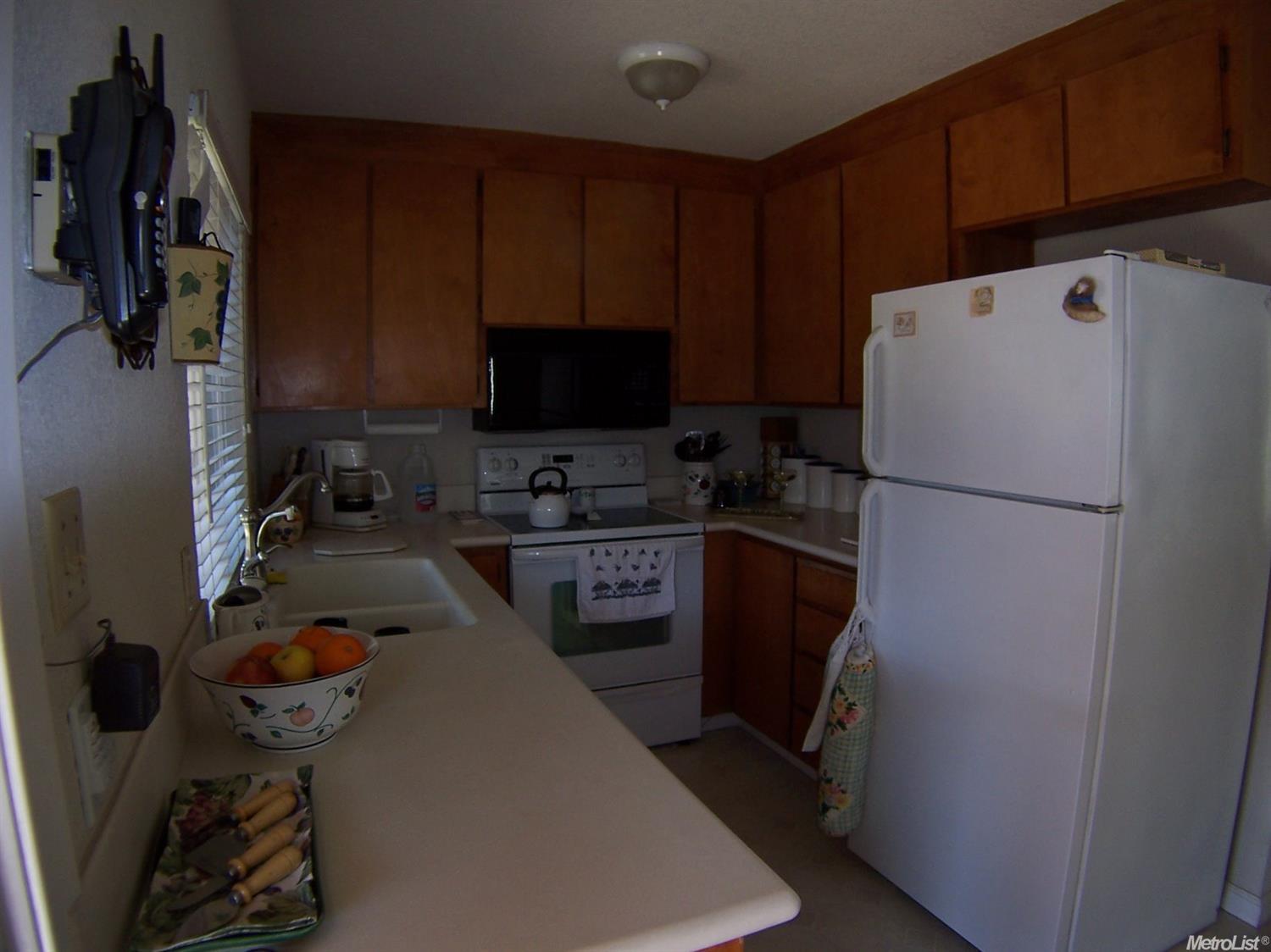 1132 Rusher St, Tracy, CA 95376 photo 2