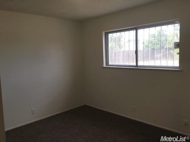 823 Ebbetts Ave, Manteca, CA 95337 photo 9
