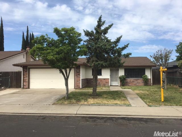 823 Ebbetts Ave, Manteca, CA 95337 photo 1