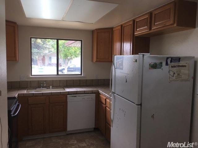 823 Ebbetts Ave, Manteca, CA 95337 photo 5