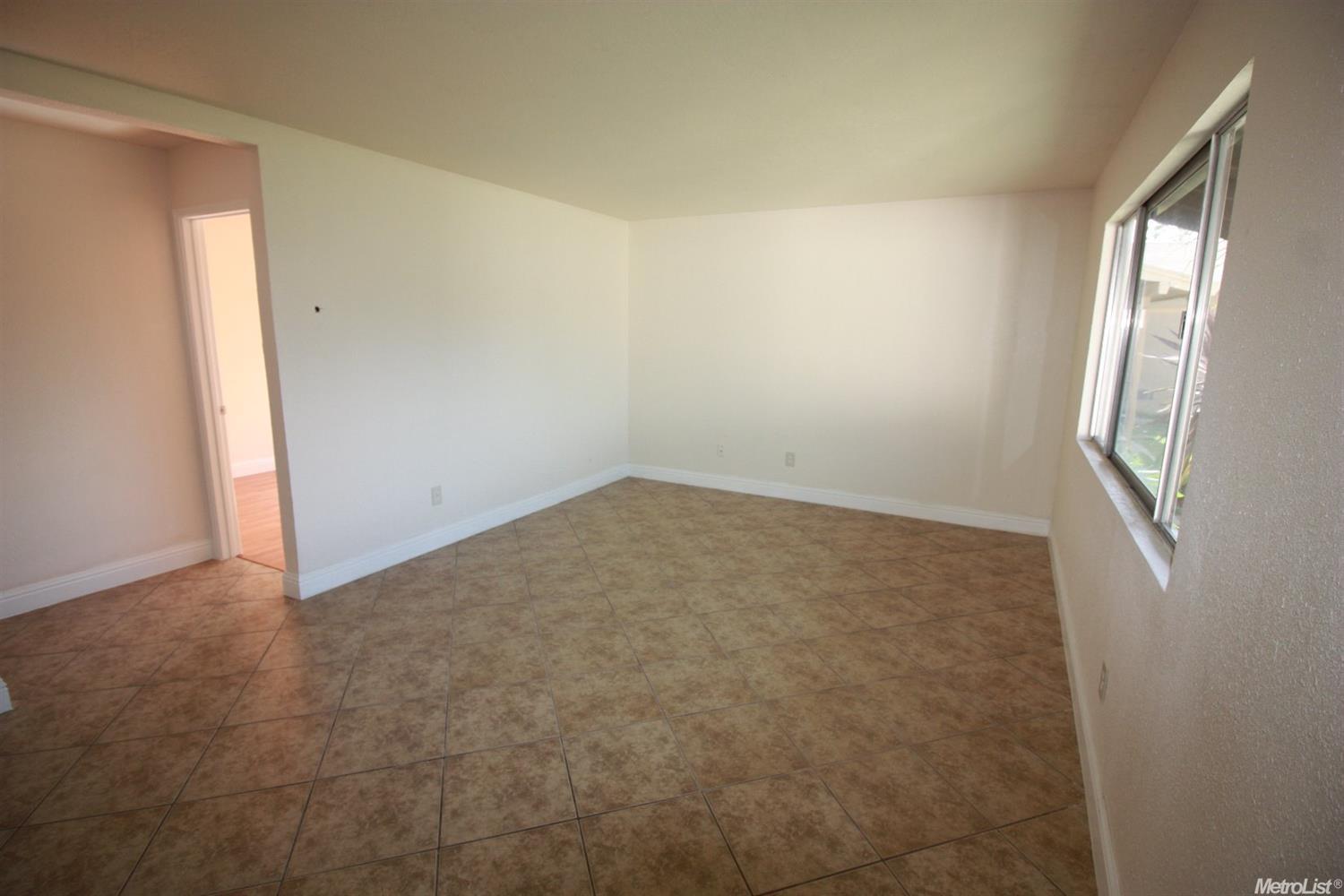 634 Connie Ct, Manteca, CA 95336 photo 4