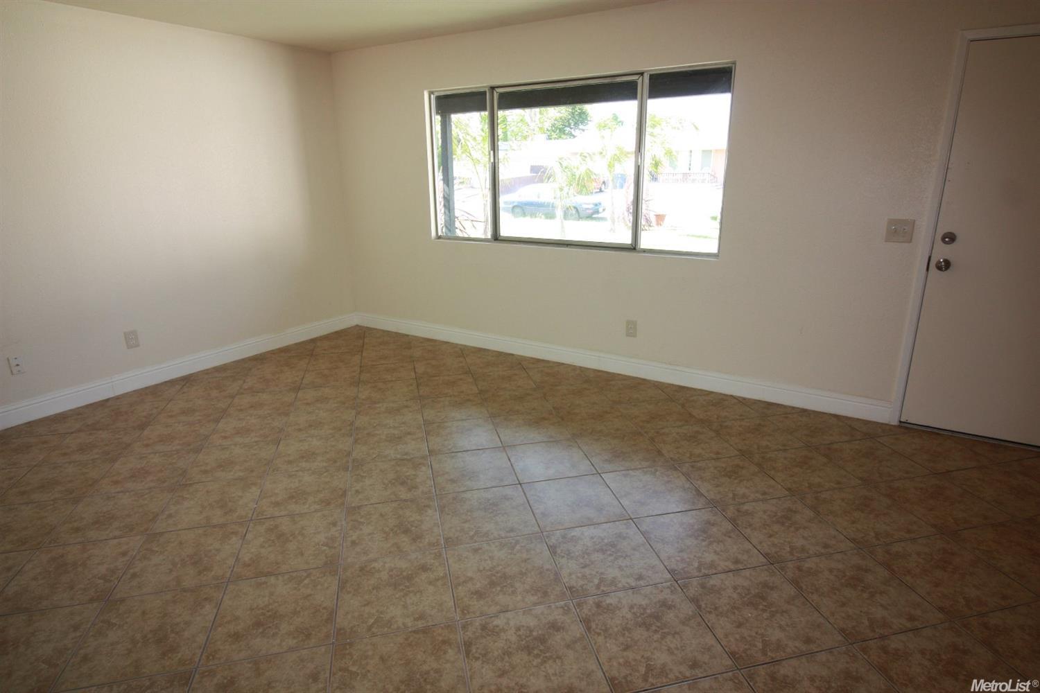 634 Connie Ct, Manteca, CA 95336 photo 3