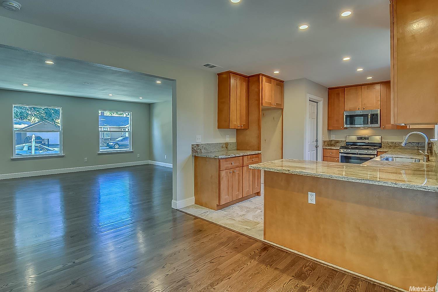 307 Palm Ave, Lodi, CA 95240 photo 2