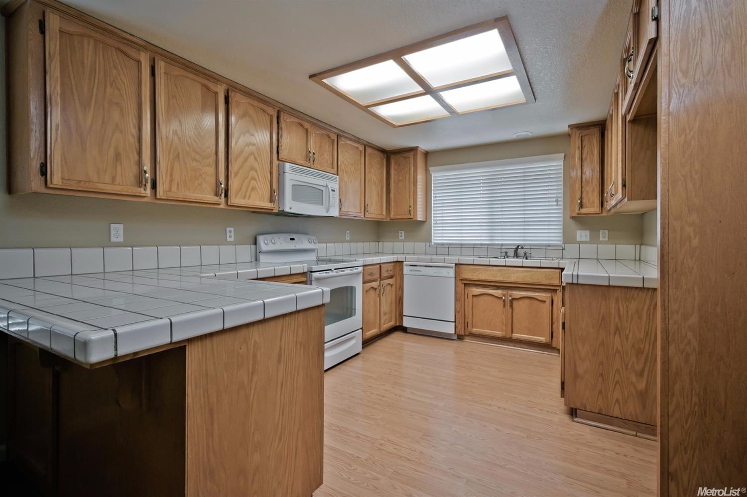 1005 Jayhawk Way, Modesto, CA 95358 photo 6