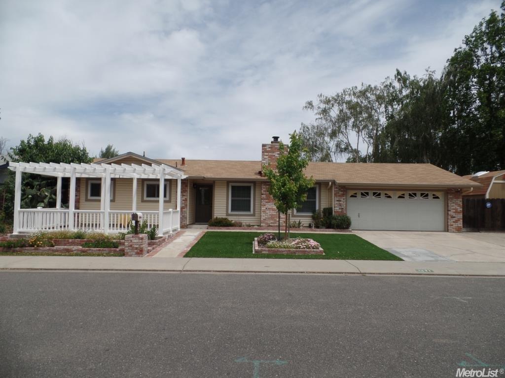 1621 Montecito Ave, Modesto, CA 95355 photo 1