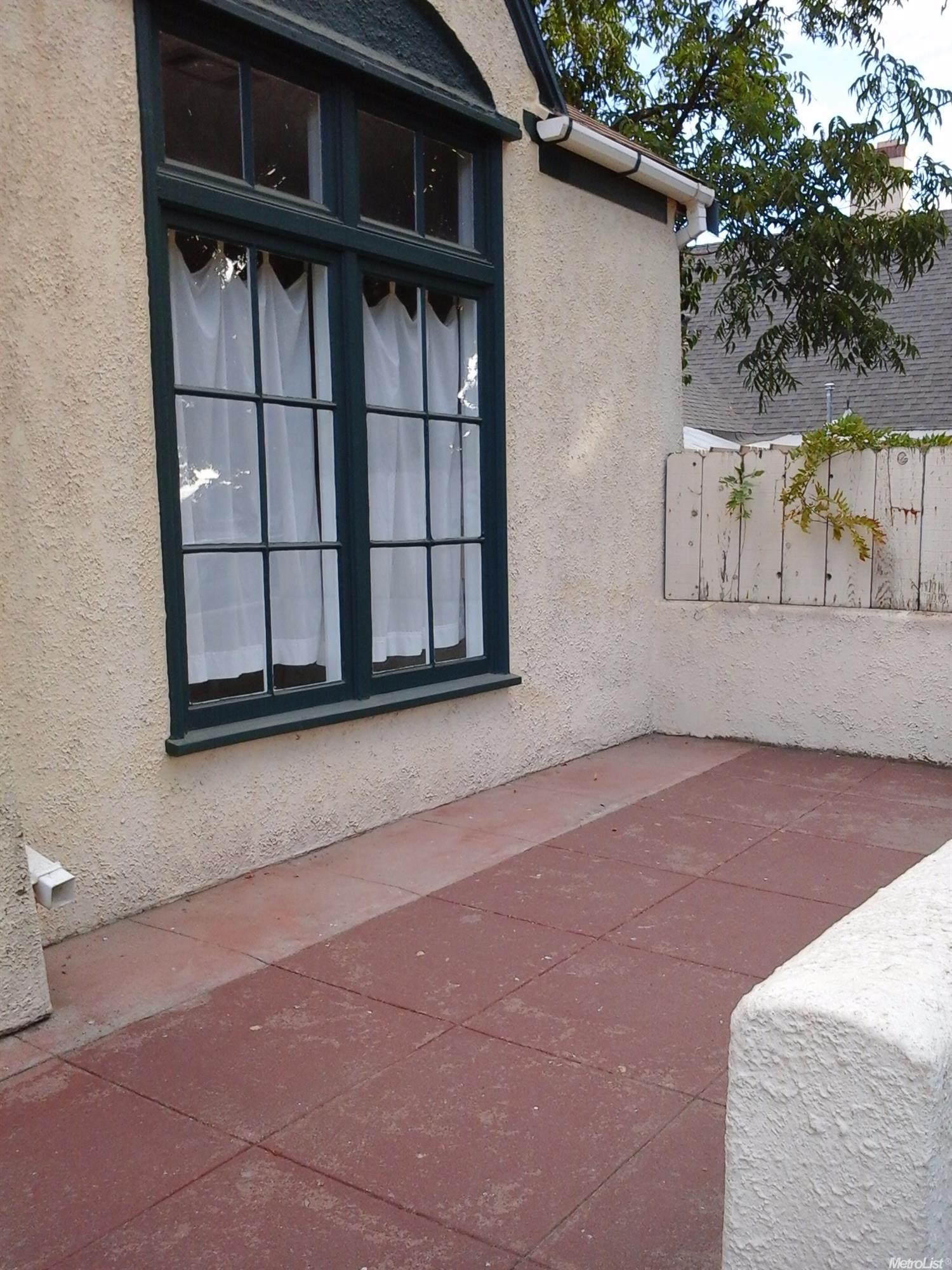325 J St, Patterson, CA 95363 photo 2