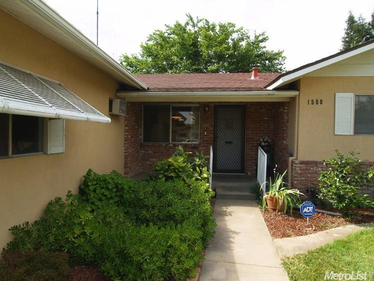 1508 Crestview Dr, Modesto, CA 95355 photo 2